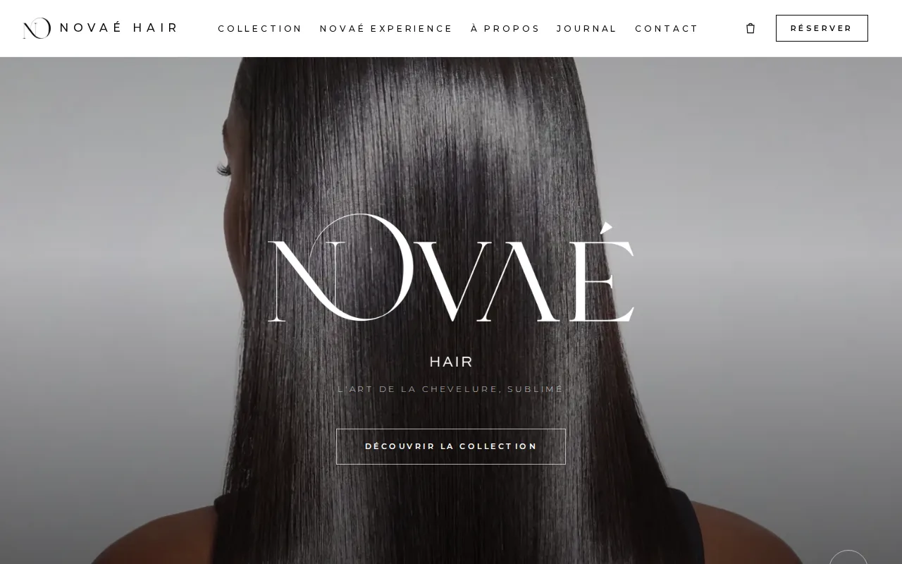 Page d'accueil NOVAÉ HAIR · logo calligraphié sur chevelure, navigation boutique et réservation